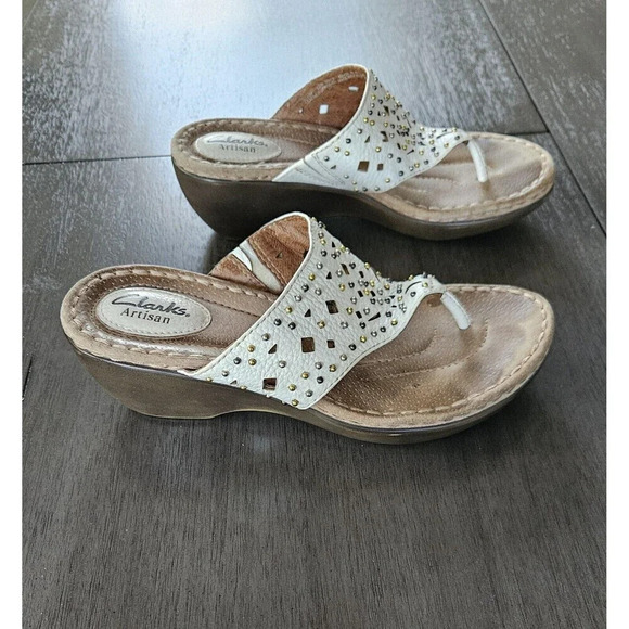 Clarks Women's Artisan White Thong Wedge Leather Sandals Stufded Boho Size 6.5 - Picture 4 of 9